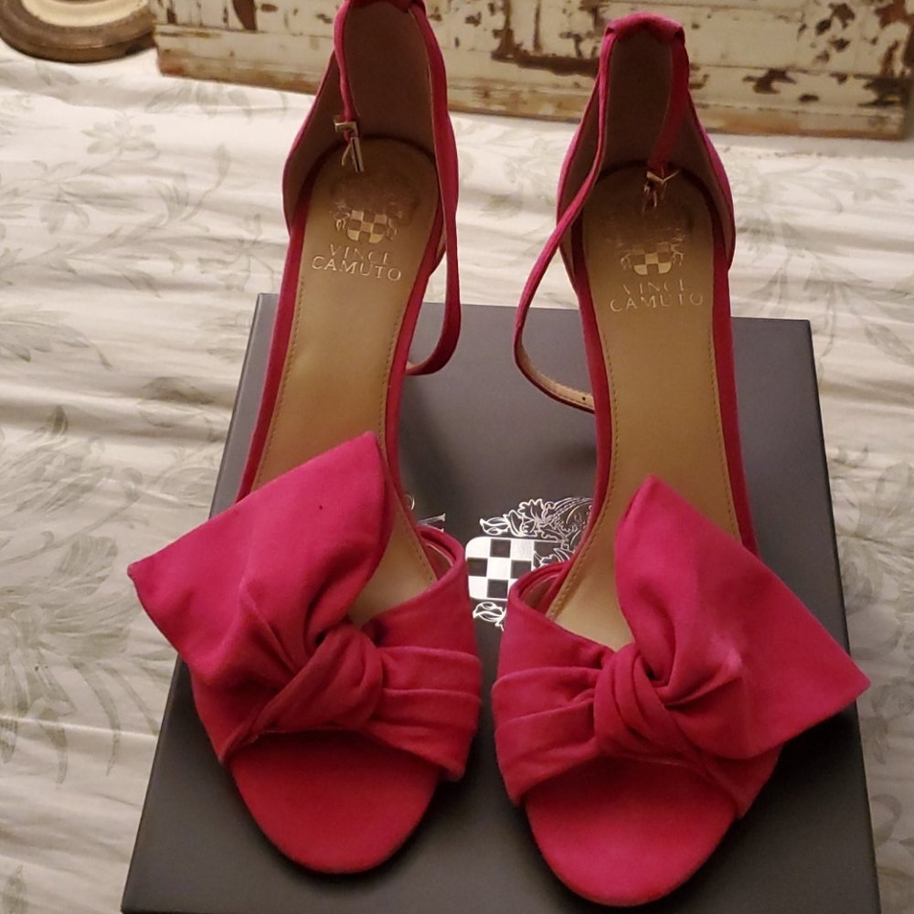 Vince Camuto Suede heels